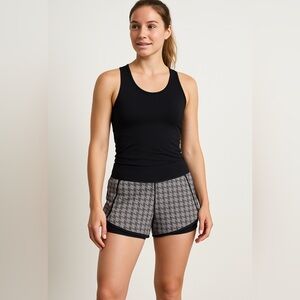 Lululemon Womens Tracker II Shorts Size 10 Gray Houndstooth Liner Wide Waistband